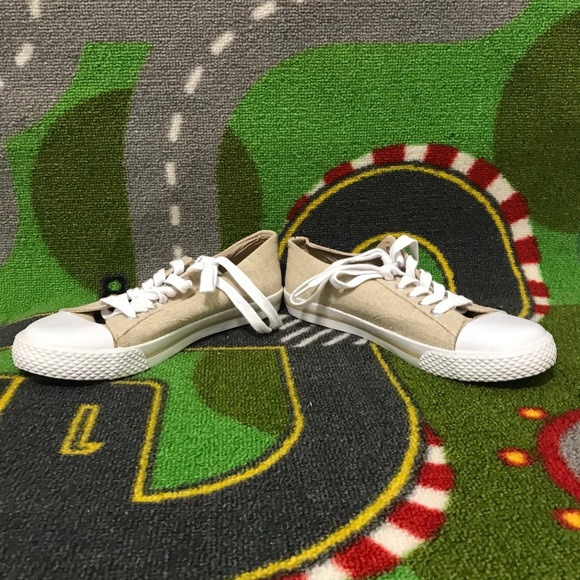 Air Walks Canvas - Picture 2 of 5